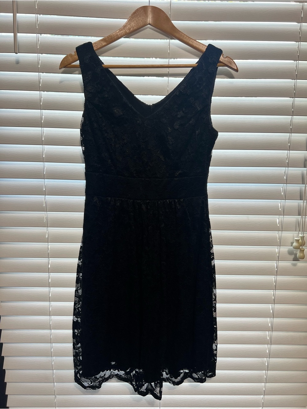 CB casual Black Lace V-Neck Midi Dress